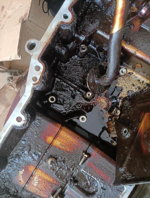 雪铁龙c5烧机油咋处理 雪铁龙c5烧机油大修多少钱