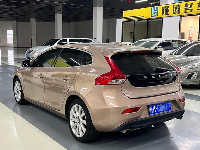 volvo两厢车v40,沃尔沃二厢v40价格