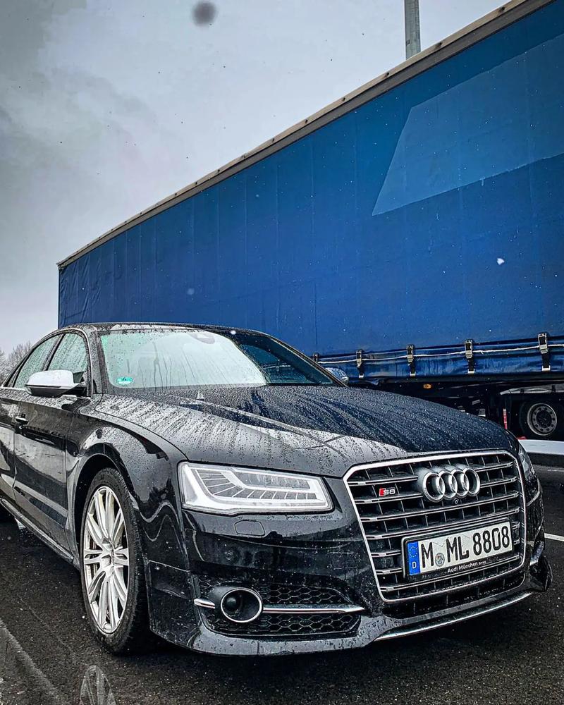 老款奥迪s8(老款奥迪S8报价及图片)