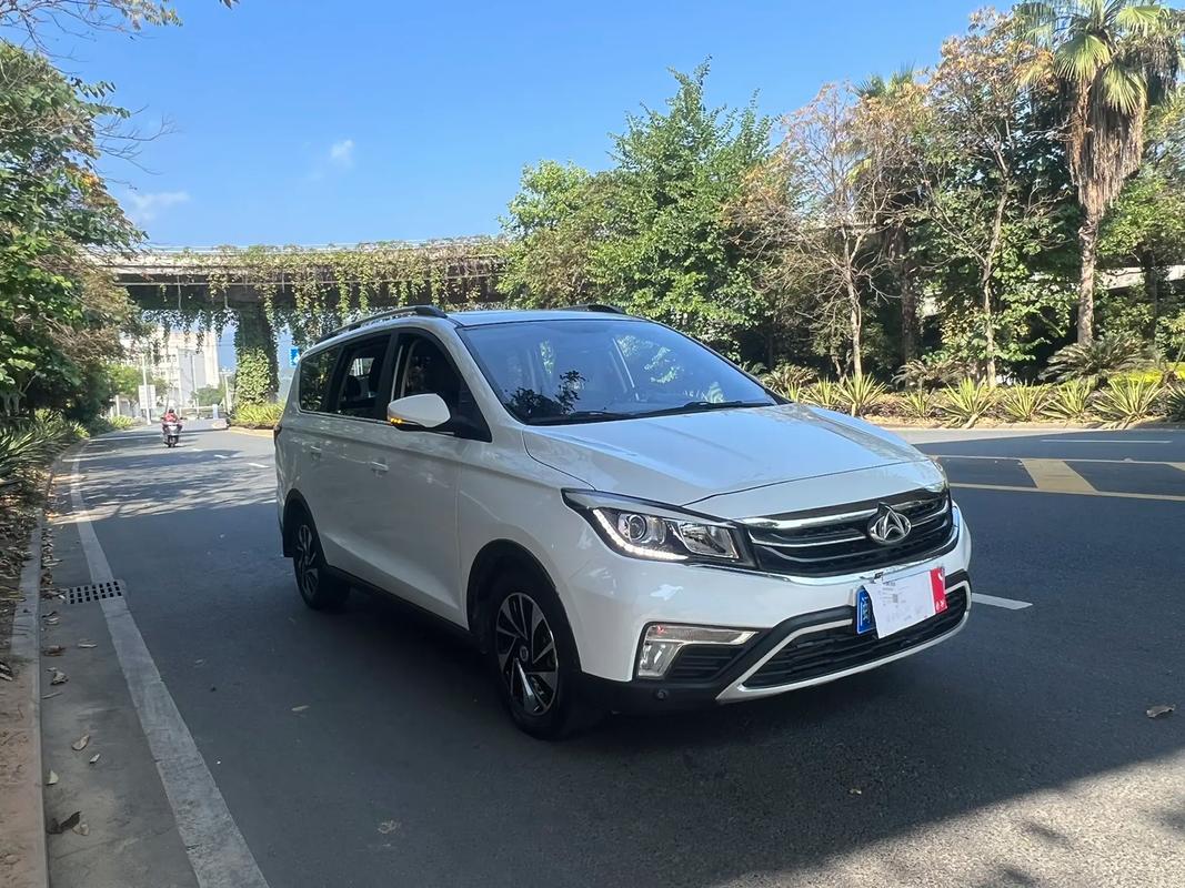 长安欧尚a800自动挡,2017款长安欧尚a800豪华版