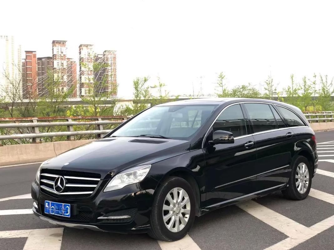 奔驰r级车价格／奔驰r级车型