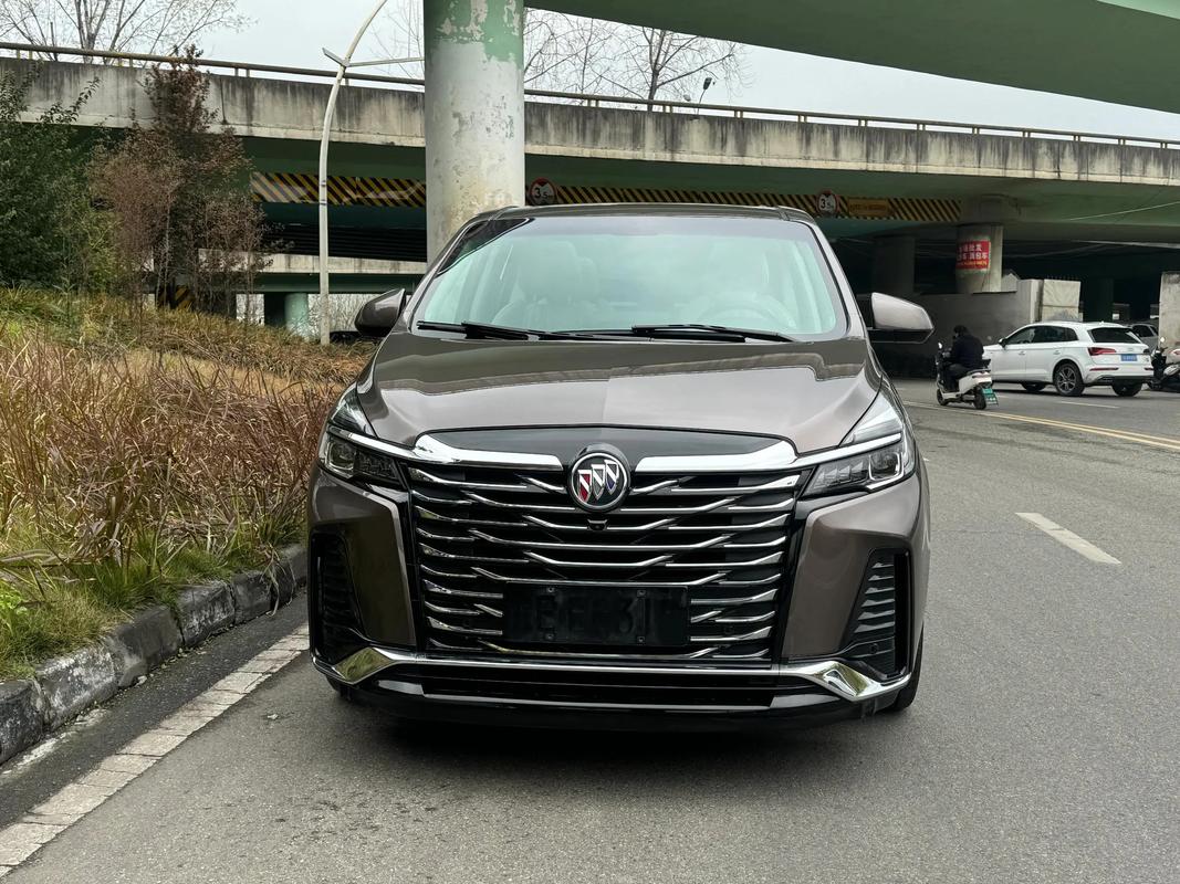 别克gl8真实图片 别克gl8车图片