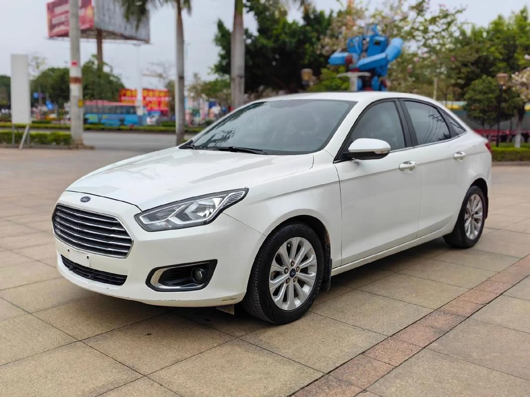 福睿斯属于什么档次 福特福睿斯什么档次