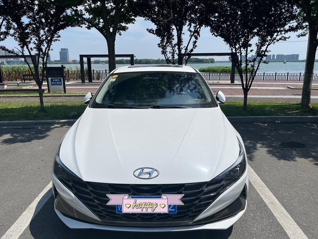 现代伊兰特怎么样优点和缺点(现代伊兰特2021款优缺点)