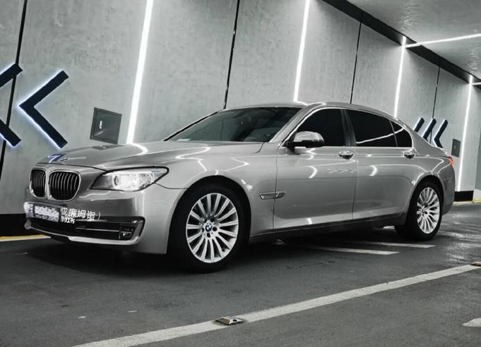 宝马760li试驾陈震(宝马760v12试驾)