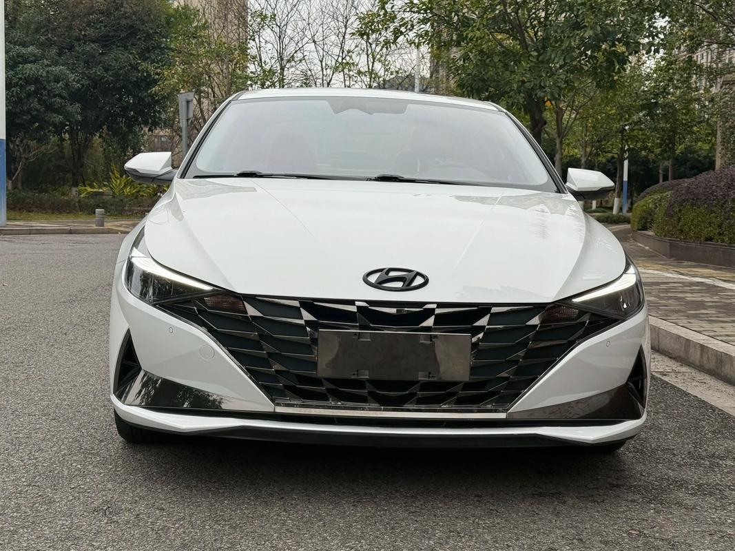 【现代伊兰特2015款报价及图片,现代伊兰特汽车报价和图片2015】