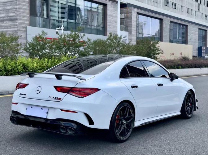 奔驰cla四门轿跑车(奔驰cla四门轿跑车2020)