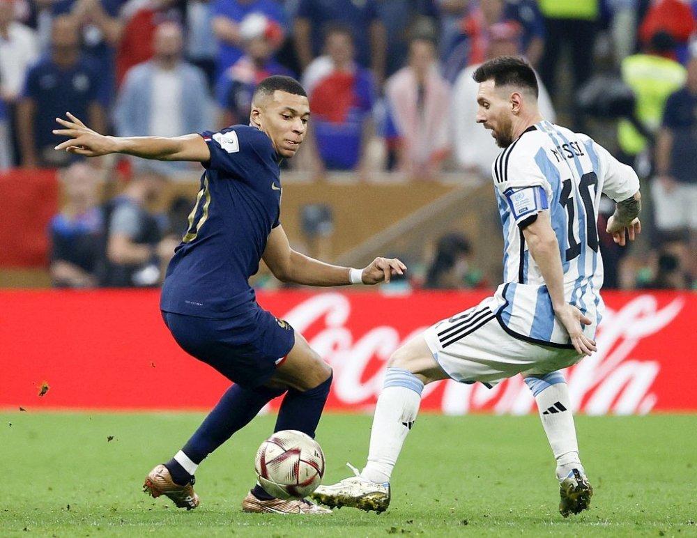 姆巴佩vs梅西／姆巴佩和梅西比赛