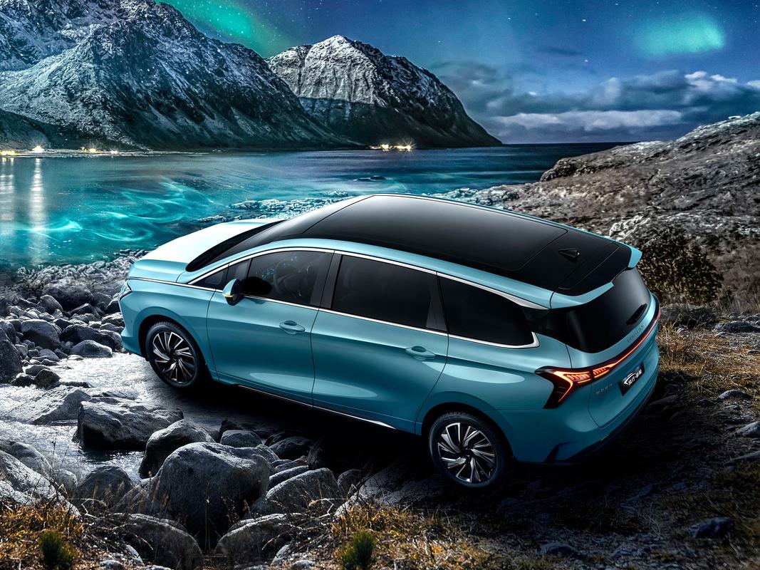 【mpv汽车报价及图片,mpv车型图片及价格 10万】