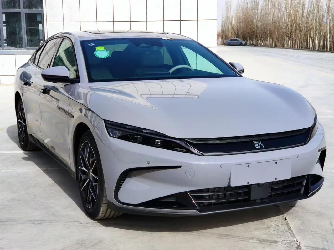 新款比亚迪汉,新款比亚迪汉DMi加推版实拍,换装怀挡,纯电续航达245k