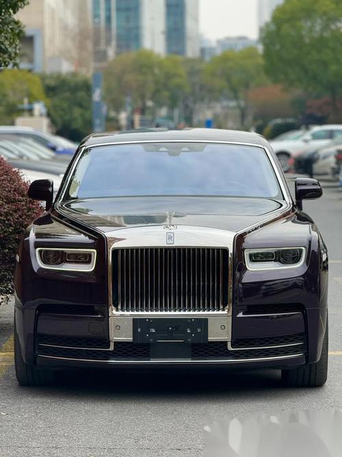 劳斯莱斯长什么样子图片 劳斯莱斯长什么样子图片视频