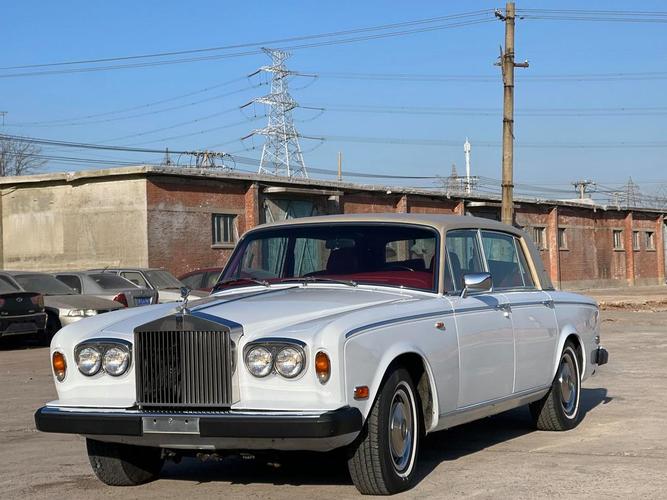 劳斯莱斯银魅15亿图片(劳斯莱斯银魅多少钱一辆)