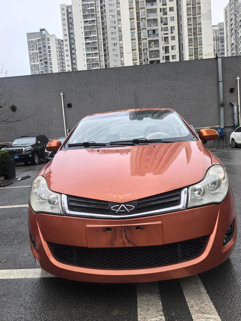 11年两厢奇瑞风云2值多少钱/2011的奇瑞风云2现在可以卖多少钱