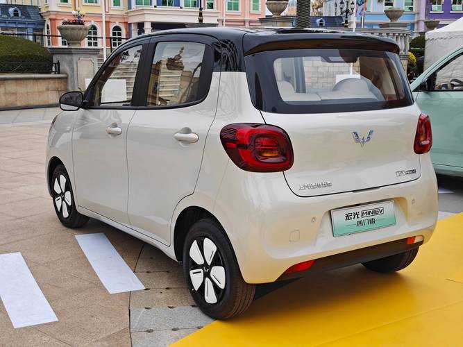 【五菱宏光迷你版,五菱宏光迷你版电动车换电池多少钱】